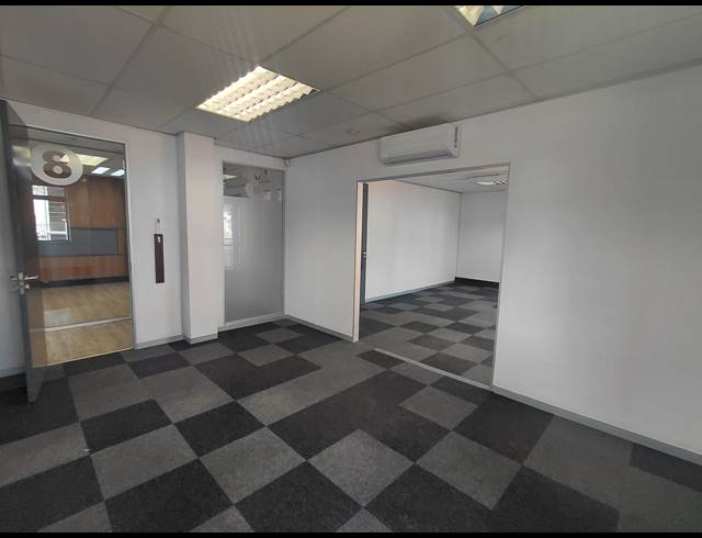 724M² OFFICE TO LET IN BRYANSTON